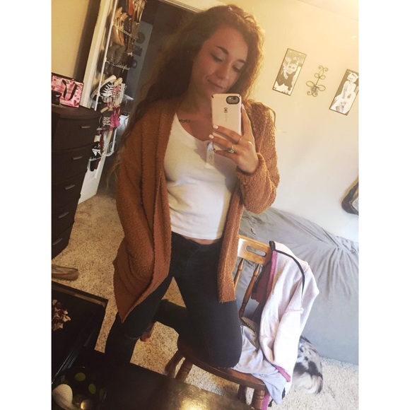 Meet your Posher, Zoë - Picture 2 of 6